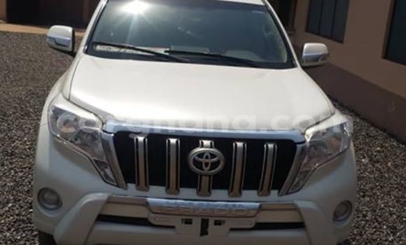 Sayi Na hannu Toyota Land Cruiser Prado White Mota in Accra a Greater Accra Sayi Na hannu Toyota Land Cruiser Prado White Mota in Accra a Greater Accra