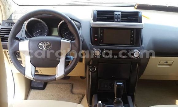 Sayi Na hannu Toyota Land Cruiser Prado White Mota in Accra a Greater Accra Sayi Na hannu Toyota Land Cruiser Prado White Mota in Accra a Greater Accra