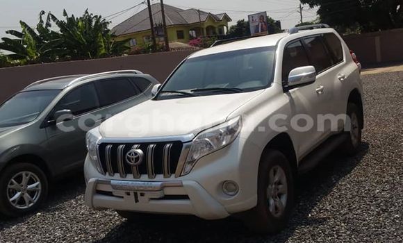 Sayi Na hannu Toyota Land Cruiser Prado White Mota in Accra a Greater Accra Sayi Na hannu Toyota Land Cruiser Prado White Mota in Accra a Greater Accra