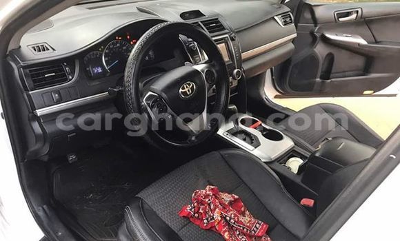 Sayi Na hannu Toyota Camry White Mota in Accra a Greater Accra Sayi Na hannu Toyota Camry White Mota in Accra a Greater Accra