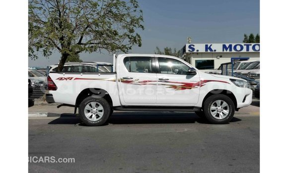 Buy Import Toyota Hilux White Car in Import - Dubai in Ashanti Buy Import Toyota Hilux White Car in Import - Dubai in Ashanti