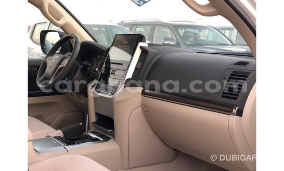 Ra Imported Toyota Land Cruiser funfun Ọkọ̀ in Import - Dubai ni Ashanti Ra Imported Toyota Land Cruiser funfun Ọkọ̀ in Import - Dubai ni Ashanti