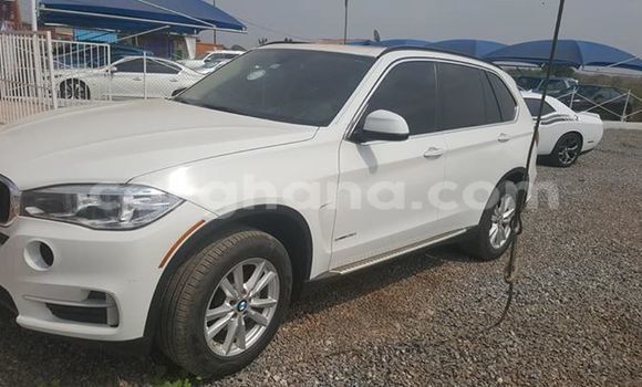 Ra Àlòkù BMW X5 funfun Ọkọ̀ in Accra ni Greater Accra