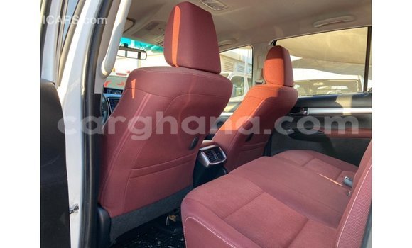 Ra Imported Toyota Hilux funfun Ọkọ̀ in Import - Dubai ni Ashanti Ra Imported Toyota Hilux funfun Ọkọ̀ in Import - Dubai ni Ashanti