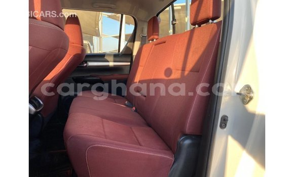 Ra Imported Toyota Hilux funfun Ọkọ̀ in Import - Dubai ni Ashanti Ra Imported Toyota Hilux funfun Ọkọ̀ in Import - Dubai ni Ashanti