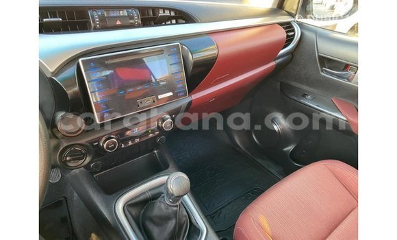 Ra Imported Toyota Hilux funfun Ọkọ̀ in Import - Dubai ni Ashanti Ra Imported Toyota Hilux funfun Ọkọ̀ in Import - Dubai ni Ashanti