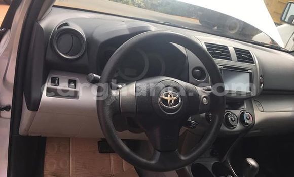 Ra Àlòkù Toyota RAV4 Silver Ọkọ̀ in Accra ni Greater Accra Ra Àlòkù Toyota RAV4 Silver Ọkọ̀ in Accra ni Greater Accra