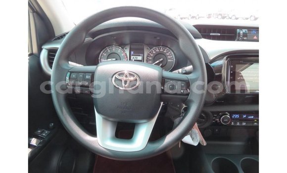 Sayi Imported Toyota Hilux White Mota in Import - Dubai a Ashanti Sayi Imported Toyota Hilux White Mota in Import - Dubai a Ashanti