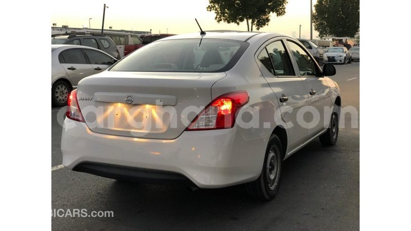 Big with watermark nissan sunny ashanti import dubai 11646