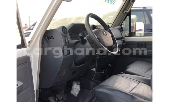 Sayi Imported Toyota Land Cruiser White Mota in Import - Dubai a Ashanti Sayi Imported Toyota Land Cruiser White Mota in Import - Dubai a Ashanti