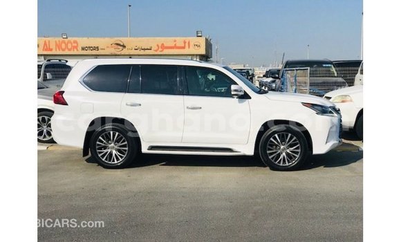 Sayi Imported Lexus LX White Mota in Import - Dubai a Ashanti Sayi Imported Lexus LX White Mota in Import - Dubai a Ashanti
