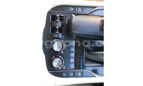 Sayi Imported Lexus LX White Mota in Import - Dubai a Ashanti Sayi Imported Lexus LX White Mota in Import - Dubai a Ashanti