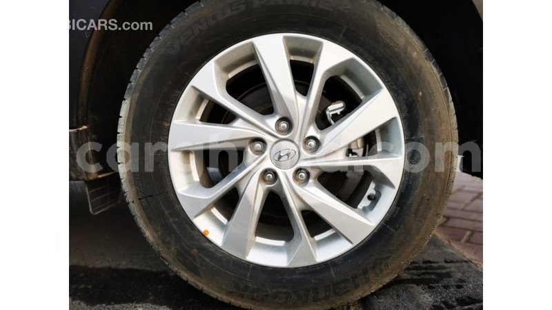 Big with watermark hyundai tucson ashanti import dubai 11659