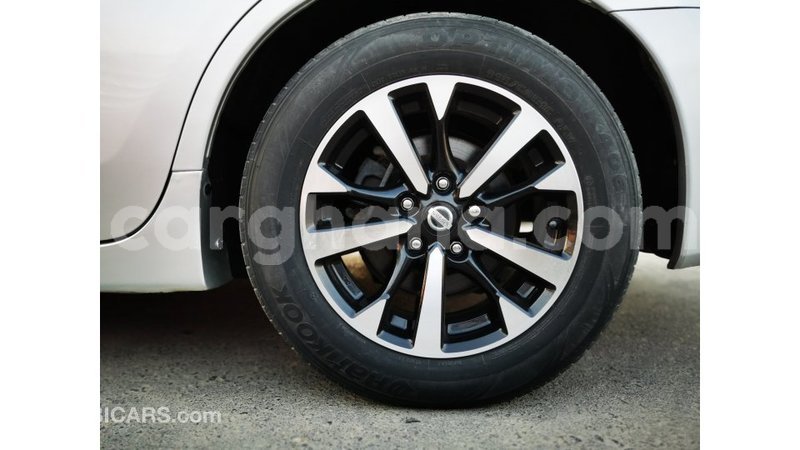 Big with watermark nissan altima ashanti import dubai 11666