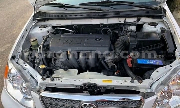 Sayi Na hannu Toyota Corolla White Mota in Wenchi a Brong-Ahafo Sayi Na hannu Toyota Corolla White Mota in Wenchi a Brong-Ahafo