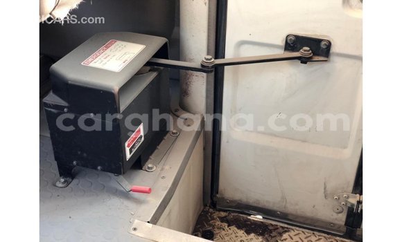 Ra Imported Toyota Coaster funfun Ọkọ̀ in Import - Dubai ni Ashanti Ra Imported Toyota Coaster funfun Ọkọ̀ in Import - Dubai ni Ashanti