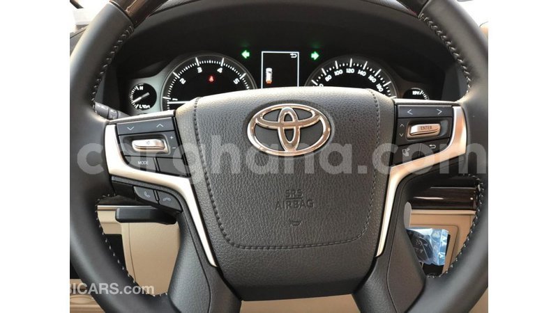 Big with watermark toyota land cruiser ashanti import dubai 11689