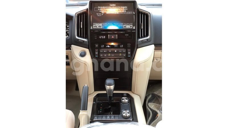 Big with watermark toyota land cruiser ashanti import dubai 11689