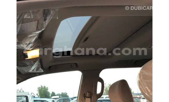 Sayi Imported Toyota Land Cruiser White Mota in Import - Dubai a Ashanti Sayi Imported Toyota Land Cruiser White Mota in Import - Dubai a Ashanti