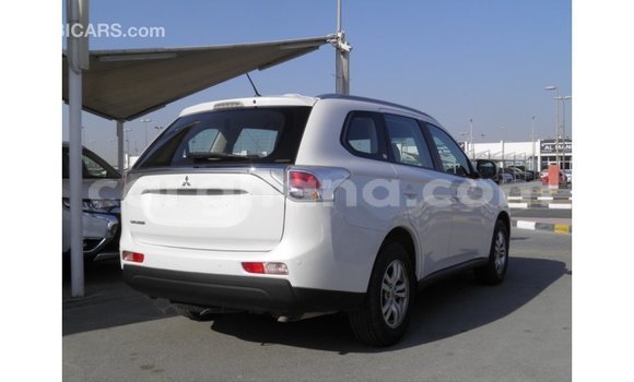 Buy Import Mitsubishi Outlander White Car in Import - Dubai in Ashanti Buy Import Mitsubishi Outlander White Car in Import - Dubai in Ashanti