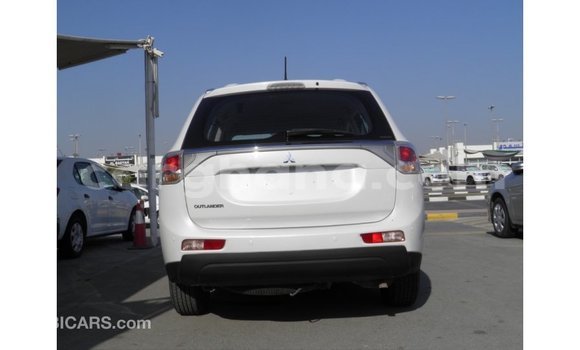 Buy Import Mitsubishi Outlander White Car in Import - Dubai in Ashanti Buy Import Mitsubishi Outlander White Car in Import - Dubai in Ashanti