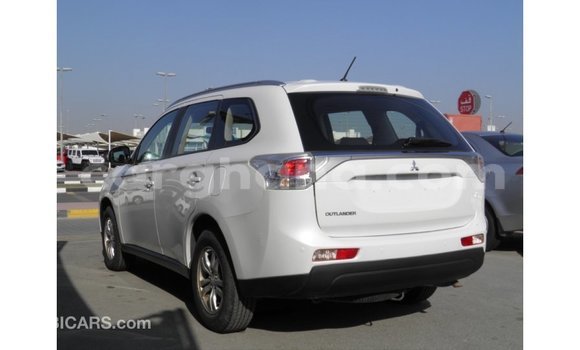 Buy Import Mitsubishi Outlander White Car in Import - Dubai in Ashanti Buy Import Mitsubishi Outlander White Car in Import - Dubai in Ashanti