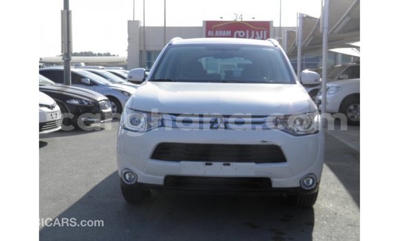 Buy Import Mitsubishi Outlander White Car in Import - Dubai in Ashanti Buy Import Mitsubishi Outlander White Car in Import - Dubai in Ashanti