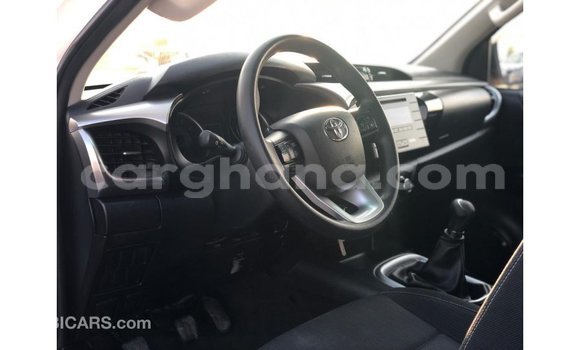 Sayi Imported Toyota Hilux White Mota in Import - Dubai a Ashanti Sayi Imported Toyota Hilux White Mota in Import - Dubai a Ashanti