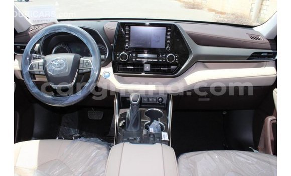 Sayi Imported Toyota Highlander White Mota in Import - Dubai a Ashanti Sayi Imported Toyota Highlander White Mota in Import - Dubai a Ashanti