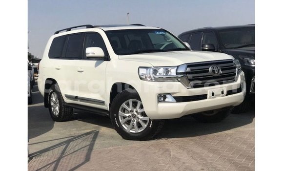 Ra Imported Toyota Land Cruiser funfun Ọkọ̀ in Import - Dubai ni Ashanti Ra Imported Toyota Land Cruiser funfun Ọkọ̀ in Import - Dubai ni Ashanti