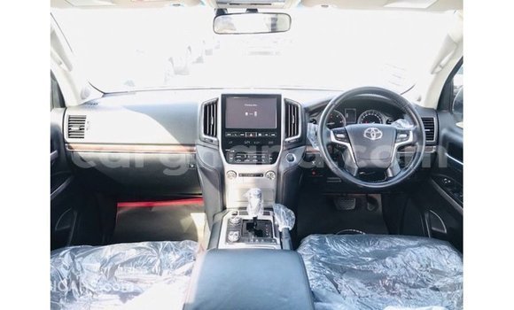 Ra Imported Toyota Land Cruiser funfun Ọkọ̀ in Import - Dubai ni Ashanti Ra Imported Toyota Land Cruiser funfun Ọkọ̀ in Import - Dubai ni Ashanti