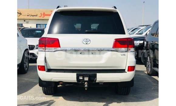 Ra Imported Toyota Land Cruiser funfun Ọkọ̀ in Import - Dubai ni Ashanti Ra Imported Toyota Land Cruiser funfun Ọkọ̀ in Import - Dubai ni Ashanti
