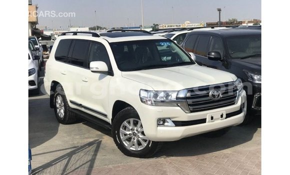 Ra Imported Toyota Land Cruiser funfun Ọkọ̀ in Import - Dubai ni Ashanti Ra Imported Toyota Land Cruiser funfun Ọkọ̀ in Import - Dubai ni Ashanti