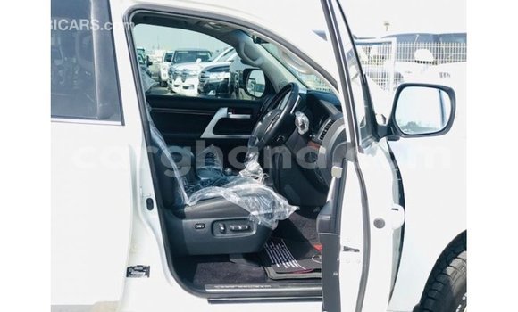 Ra Imported Toyota Land Cruiser funfun Ọkọ̀ in Import - Dubai ni Ashanti Ra Imported Toyota Land Cruiser funfun Ọkọ̀ in Import - Dubai ni Ashanti
