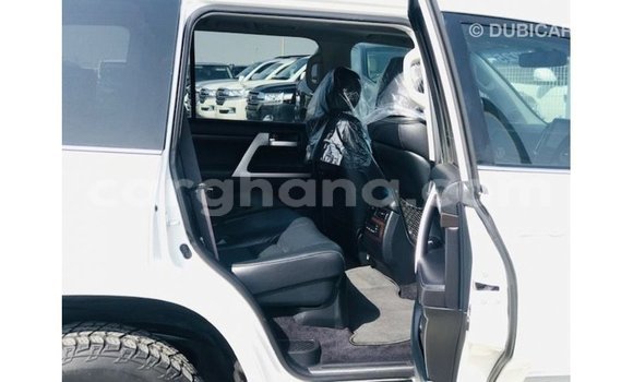 Ra Imported Toyota Land Cruiser funfun Ọkọ̀ in Import - Dubai ni Ashanti Ra Imported Toyota Land Cruiser funfun Ọkọ̀ in Import - Dubai ni Ashanti