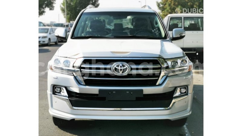 Big with watermark toyota land cruiser ashanti import dubai 11749