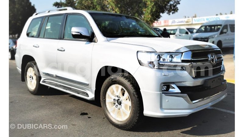 Big with watermark toyota land cruiser ashanti import dubai 11749