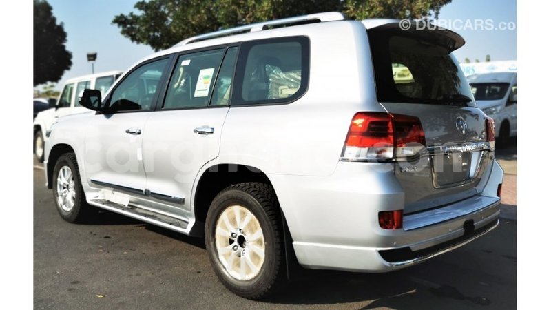 Big with watermark toyota land cruiser ashanti import dubai 11749