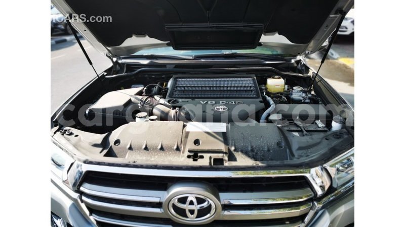 Big with watermark toyota land cruiser ashanti import dubai 11749