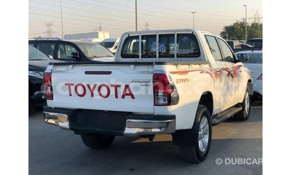 Sayi Imported Toyota Hilux White Mota in Import - Dubai a Ashanti Sayi Imported Toyota Hilux White Mota in Import - Dubai a Ashanti