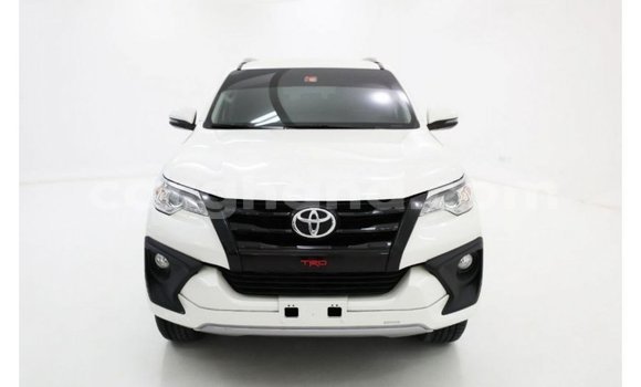 Ra Imported Toyota Fortuner funfun Ọkọ̀ in Import - Dubai ni Ashanti Ra Imported Toyota Fortuner funfun Ọkọ̀ in Import - Dubai ni Ashanti