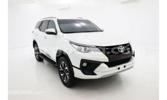 Ra Imported Toyota Fortuner funfun Ọkọ̀ in Import - Dubai ni Ashanti Ra Imported Toyota Fortuner funfun Ọkọ̀ in Import - Dubai ni Ashanti