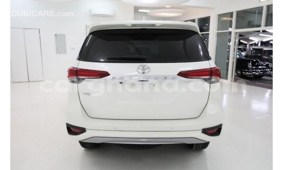 Ra Imported Toyota Fortuner funfun Ọkọ̀ in Import - Dubai ni Ashanti Ra Imported Toyota Fortuner funfun Ọkọ̀ in Import - Dubai ni Ashanti