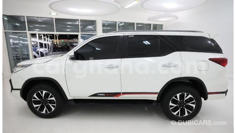 Big with watermark toyota fortuner ashanti import dubai 11770