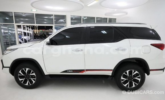 Ra Imported Toyota Fortuner funfun Ọkọ̀ in Import - Dubai ni Ashanti Ra Imported Toyota Fortuner funfun Ọkọ̀ in Import - Dubai ni Ashanti