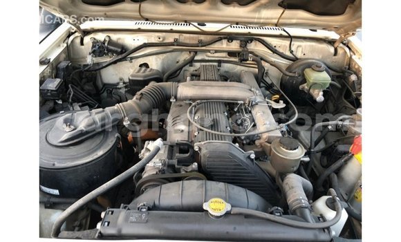 Sayi Imported Toyota Land Cruiser White Mota in Import - Dubai a Ashanti Sayi Imported Toyota Land Cruiser White Mota in Import - Dubai a Ashanti