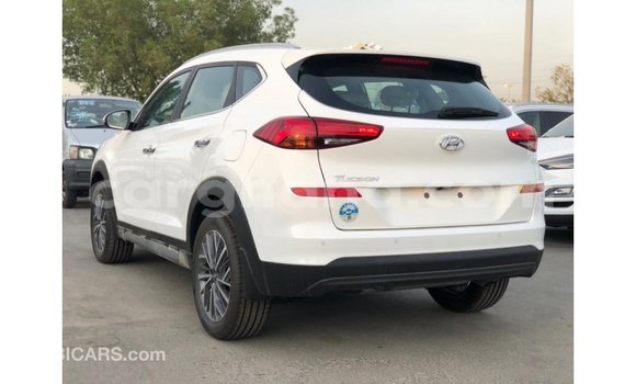 Sayi Imported Hyundai Tucson White Mota in Import - Dubai a Ashanti Sayi Imported Hyundai Tucson White Mota in Import - Dubai a Ashanti