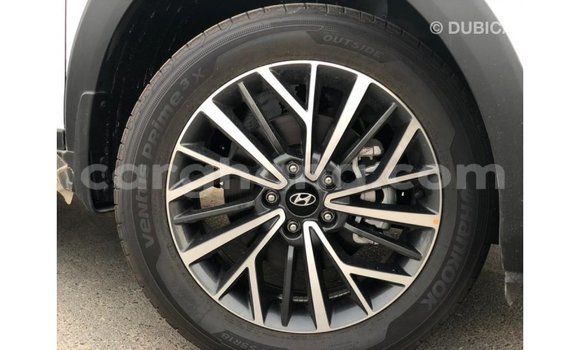 Sayi Imported Hyundai Tucson White Mota in Import - Dubai a Ashanti Sayi Imported Hyundai Tucson White Mota in Import - Dubai a Ashanti