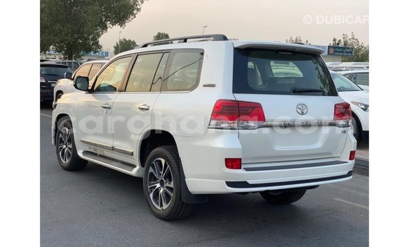 Sayi Imported Toyota Land Cruiser White Mota in Import - Dubai a Ashanti Sayi Imported Toyota Land Cruiser White Mota in Import - Dubai a Ashanti