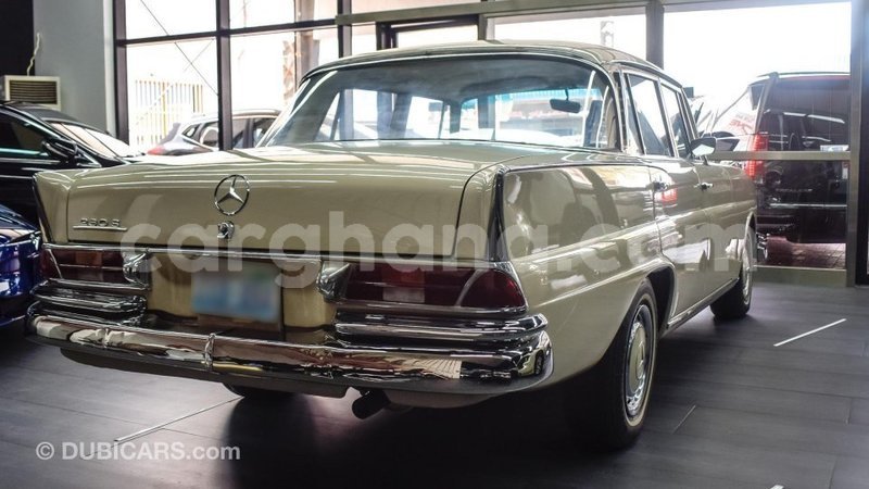 Big with watermark mercedes benz 230 ashanti import dubai 11820